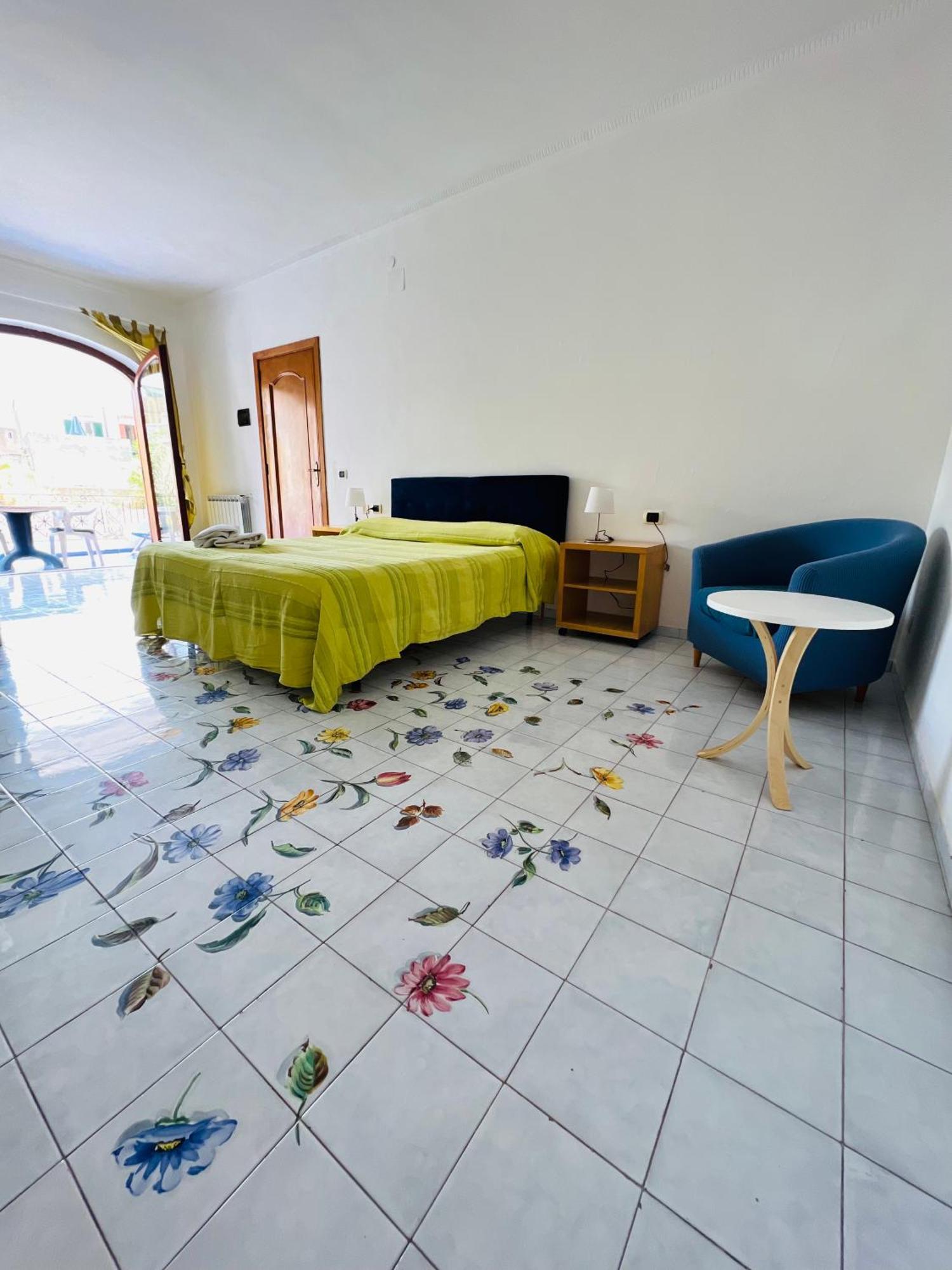 Villa Thomas Bb Conduzione Familiare Forio di Ischia Oda fotoğraf